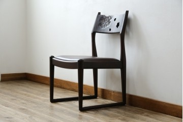 中古　超美品　元祖軽井沢彫　大坂屋家具店　繊細な桜の彫りが見事なKチェア　定価約25万円　(R-085760)