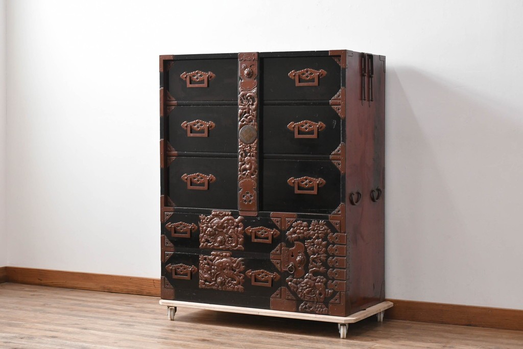 和製アンティーク　上手物!!　総桐材　立派な金具が際立つ上質な庄内箪笥　(R-085761)