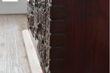 和製アンティーク　上手物!!　総桐材　立派な金具が際立つ上質な庄内箪笥　(R-085761)