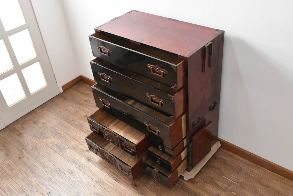 和製アンティーク　上手物!!　総桐材　立派な金具が際立つ上質な庄内箪笥　(R-085761)