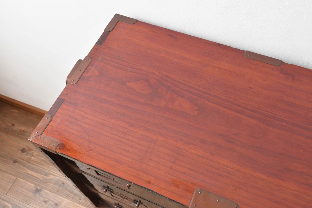 和製アンティーク　上手物!!　総桐材　立派な金具が際立つ上質な庄内箪笥　(R-085761)