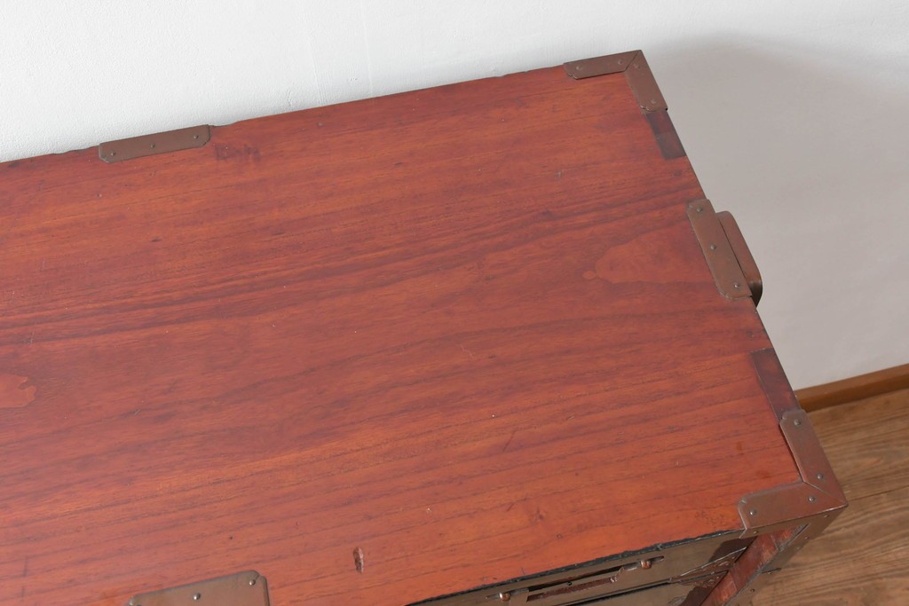 和製アンティーク　上手物!!　総桐材　立派な金具が際立つ上質な庄内箪笥　(R-085761)