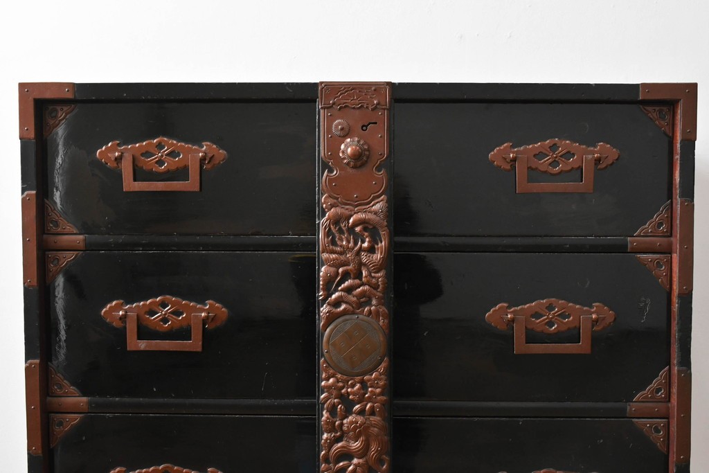 和製アンティーク　上手物!!　総桐材　立派な金具が際立つ上質な庄内箪笥　(R-085761)