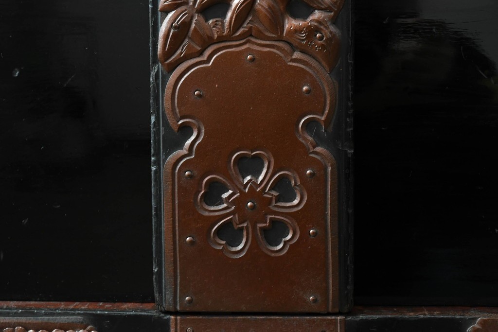 和製アンティーク　上手物!!　総桐材　立派な金具が際立つ上質な庄内箪笥　(R-085761)