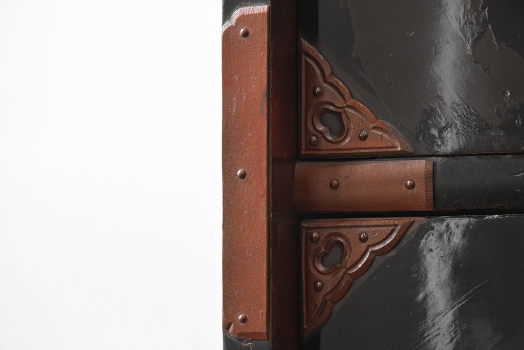 和製アンティーク　上手物!!　総桐材　立派な金具が際立つ上質な庄内箪笥　(R-085761)