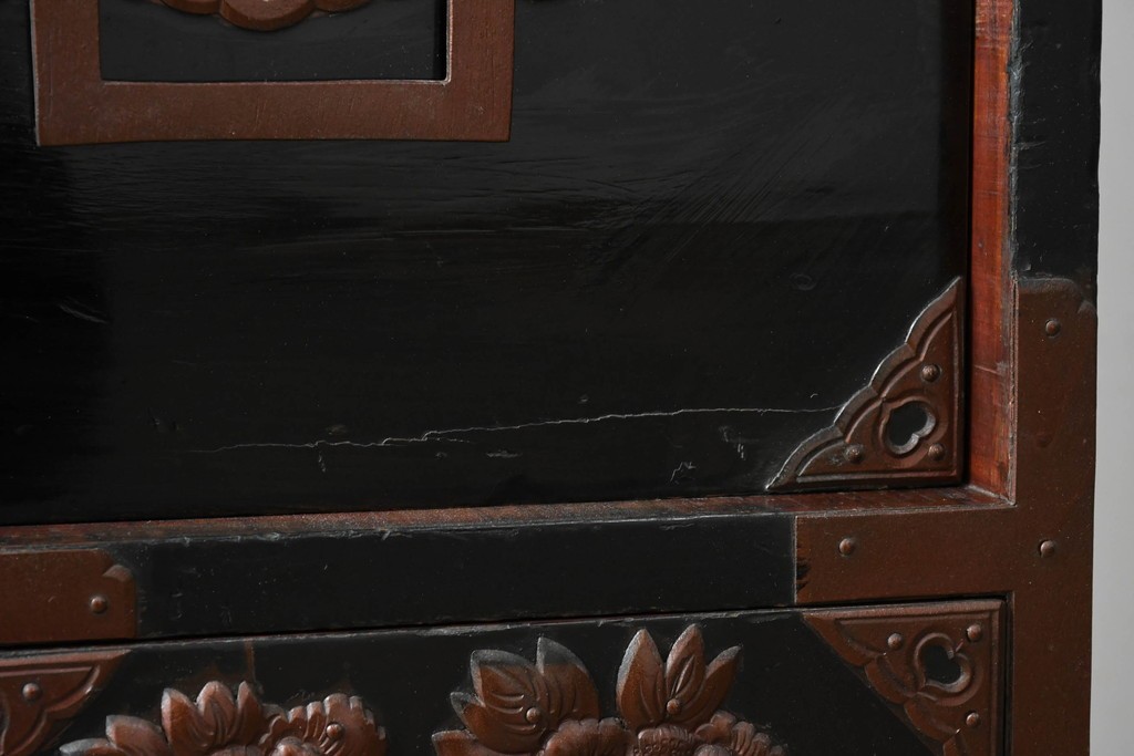 和製アンティーク　上手物!!　総桐材　立派な金具が際立つ上質な庄内箪笥　(R-085761)