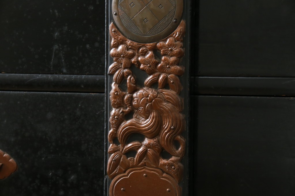 和製アンティーク　上手物!!　総桐材　立派な金具が際立つ上質な庄内箪笥　(R-085761)