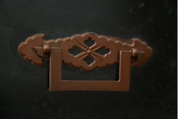 和製アンティーク　上手物!!　総桐材　立派な金具が際立つ上質な庄内箪笥　(R-085761)