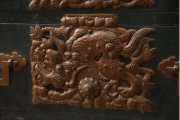 和製アンティーク　上手物!!　総桐材　立派な金具が際立つ上質な庄内箪笥　(R-085761)