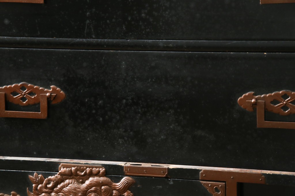 和製アンティーク　上手物!!　総桐材　立派な金具が際立つ上質な庄内箪笥　(R-085761)