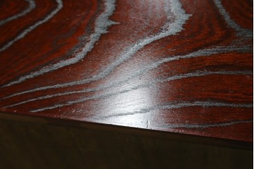 中古　美品　岩谷堂箪笥　牡丹文様の飾り金具と格子ガラス戸が印象的なキャビネット　(R-085763)