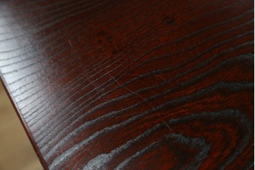 中古　美品　岩谷堂箪笥　牡丹文様の飾り金具と格子ガラス戸が印象的なキャビネット　(R-085763)