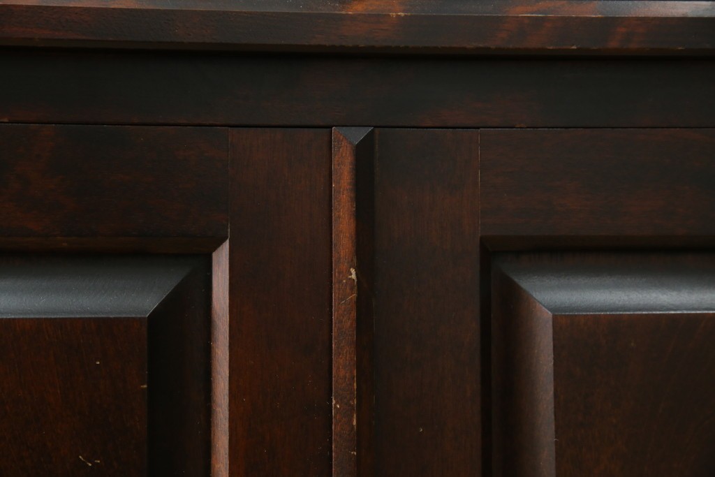 中古　美品　北海道民芸家具　三面ガラスでお気に入りを立体的に飾れる縦長キャビネット　(R-085764)