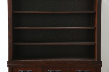 中古　美品　三越百貨店　三方栗材　凛とした印象を与える格子引き戸の水屋箪笥　(R-085765)