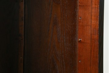 中古　美品　三越百貨店　三方栗材　凛とした印象を与える格子引き戸の水屋箪笥食器棚　(R-085765)