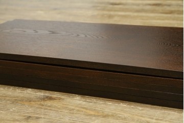 中古　美品　三越百貨店　三方栗材　凛とした印象を与える格子引き戸の水屋箪笥食器棚　(R-085765)