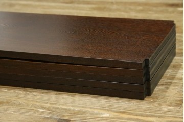 中古　美品　三越百貨店　三方栗材　凛とした印象を与える格子引き戸の水屋箪笥食器棚　(R-085765)