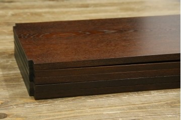 中古　美品　三越百貨店　三方栗材　凛とした印象を与える格子引き戸の水屋箪笥食器棚　(R-085765)