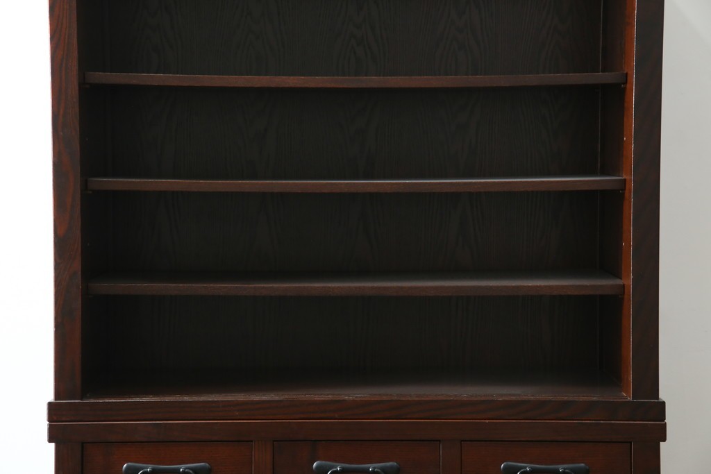 中古　美品　三越百貨店　三方栗材　凛とした印象の格子引き戸キャビネット　(R-085766)