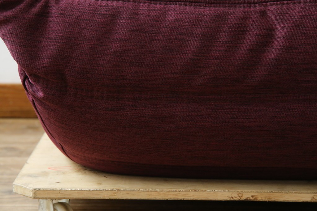 中古　美品　数回使用のみ!　Ligne roset(リーン・ロゼ)　ROSETTOGO(ロゼトーゴ)　張地Hランク　タグ付き　洗練されたモダンデザインの1人掛けソファ　(R-085769)