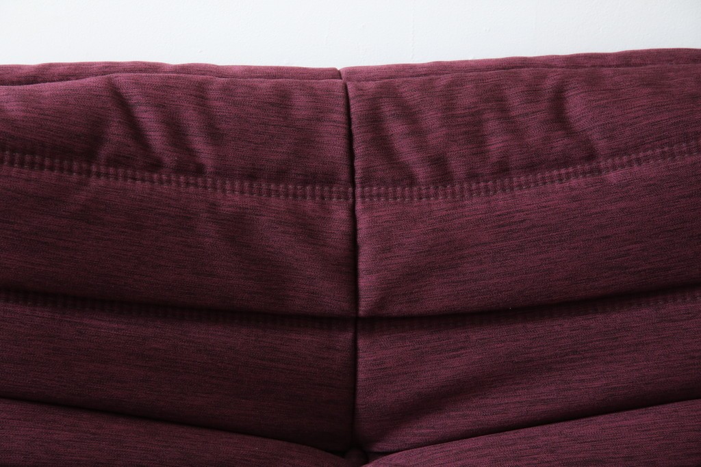 中古　美品　数回使用のみ!　Ligne roset(リーン・ロゼ)　ROSETTOGO(ロゼトーゴ)　張地Hランク　タグ付き　洗練されたモダンデザインの1人掛けソファ　(R-085769)