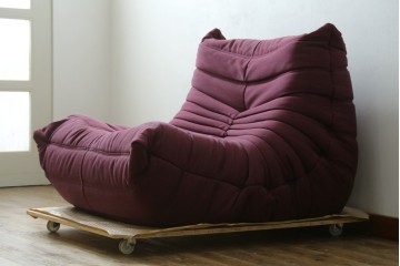 中古　美品　数回使用のみ!　Ligne roset(リーン・ロゼ)　ROSETTOGO(ロゼトーゴ)　張地Hランク　タグ付き　洗練されたモダンデザインの1人掛けソファ　(R-085769)