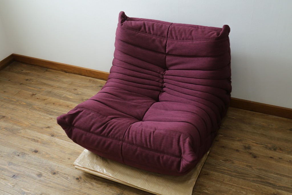 中古　美品　数回使用のみ!　Ligne roset(リーン・ロゼ)　ROSETTOGO(ロゼトーゴ)　張地Hランク　タグ付き　洗練されたモダンデザインの1人掛けソファ　(R-085769)