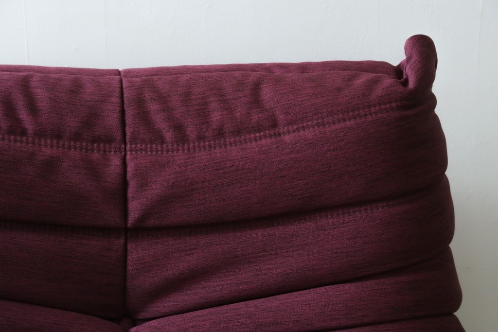 中古　美品　数回使用のみ!　Ligne roset(リーン・ロゼ)　ROSETTOGO(ロゼトーゴ)　張地Hランク　タグ付き　洗練されたモダンデザインの1人掛けソファ　(R-085769)