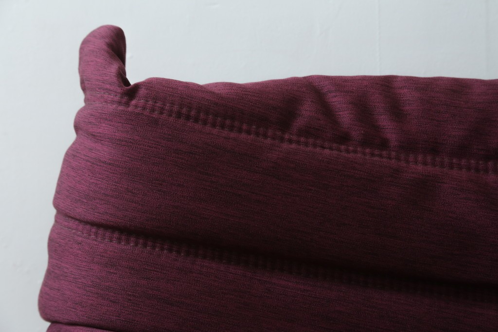 中古　美品　数回使用のみ!　Ligne roset(リーン・ロゼ)　ROSETTOGO(ロゼトーゴ)　張地Hランク　タグ付き　洗練されたモダンデザインの1人掛けソファ　(R-085769)