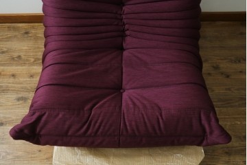 中古　美品　数回使用のみ!　Ligne roset(リーン・ロゼ)　ROSETTOGO(ロゼトーゴ)　張地Hランク　タグ付き　洗練されたモダンデザインの1人掛けソファ　(R-085769)
