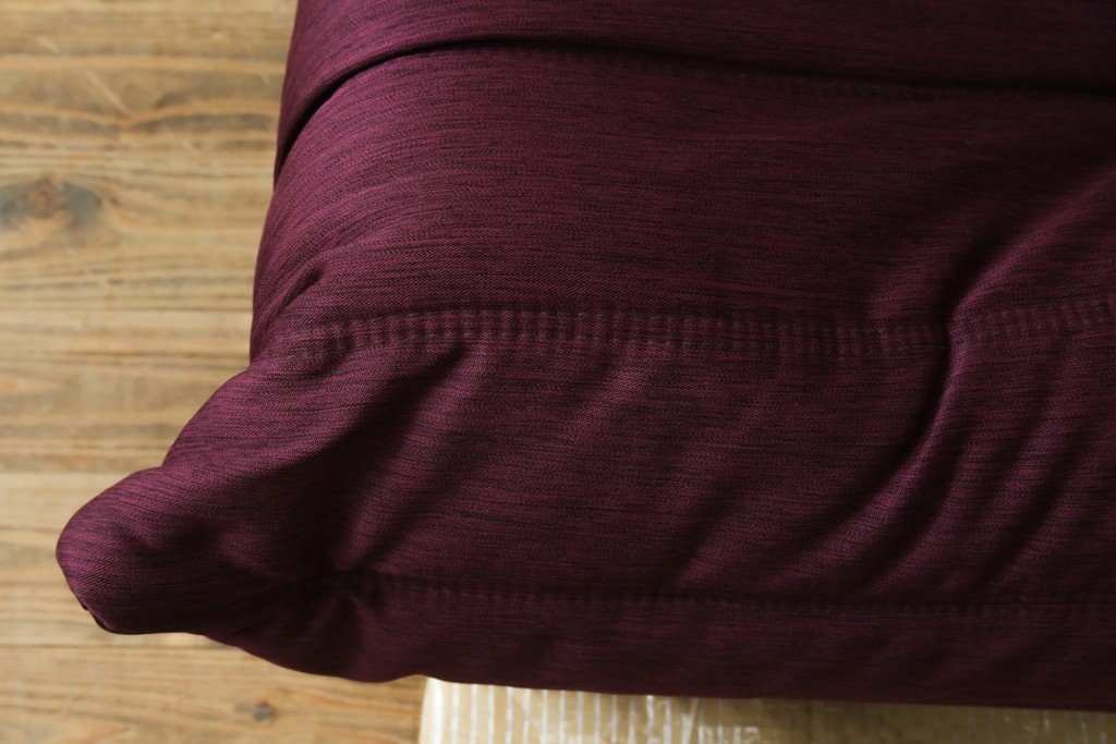 中古　美品　数回使用のみ!　Ligne roset(リーン・ロゼ)　ROSETTOGO(ロゼトーゴ)　張地Hランク　タグ付き　洗練されたモダンデザインの1人掛けソファ　(R-085769)
