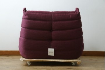 中古　美品　数回使用のみ!　Ligne roset(リーン・ロゼ)　ROSETTOGO(ロゼトーゴ)　張地Hランク　タグ付き　洗練されたモダンデザインの1人掛けソファ　(R-085769)