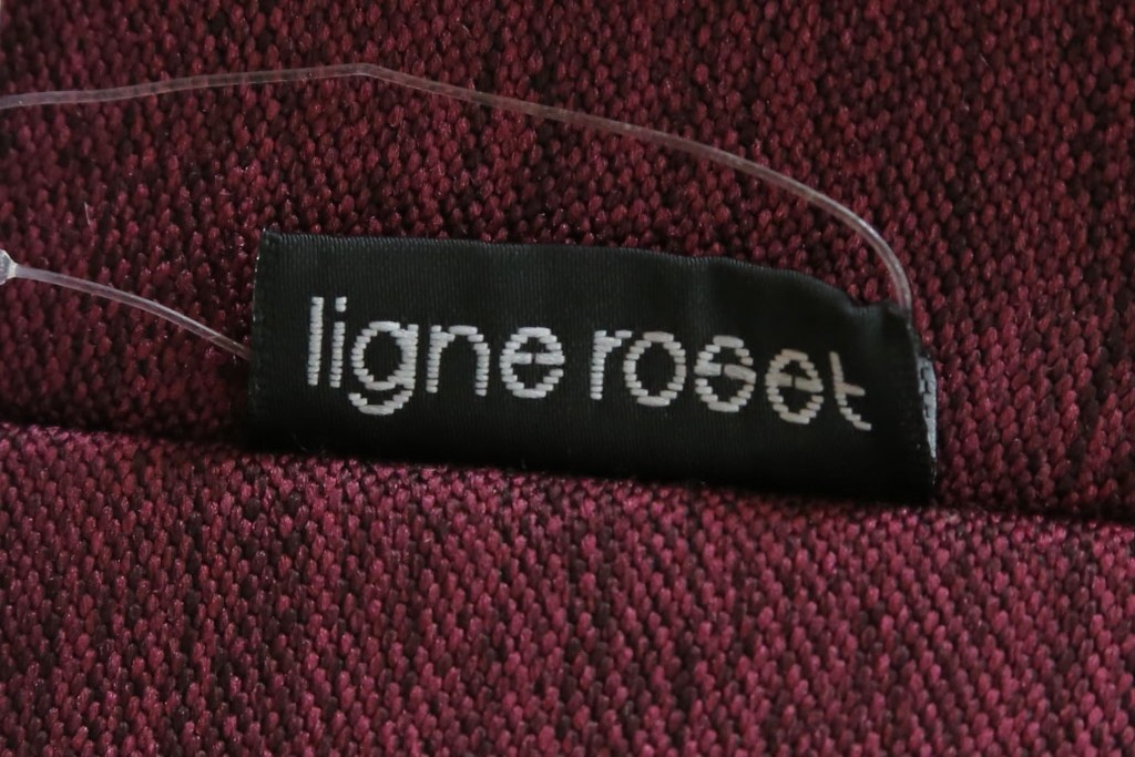 中古　美品　数回使用のみ!　Ligne roset(リーン・ロゼ)　ROSETTOGO(ロゼトーゴ)　張地Hランク　タグ付き　洗練されたモダンデザインの1人掛けソファ　(R-085769)