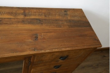 中古　美品　CRASH GATE(クラッシュゲート)取り扱い　Knot antiques(ノットアンティークス)　古材の素材感がおしゃれなガラス扉のサイドボード　(R-085770)