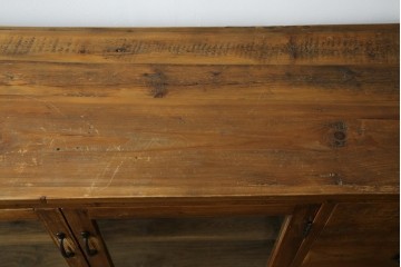 中古　美品　CRASH GATE(クラッシュゲート)取り扱い　Knot antiques(ノットアンティークス)　古材の素材感がおしゃれなガラス扉のサイドボード　(R-085770)