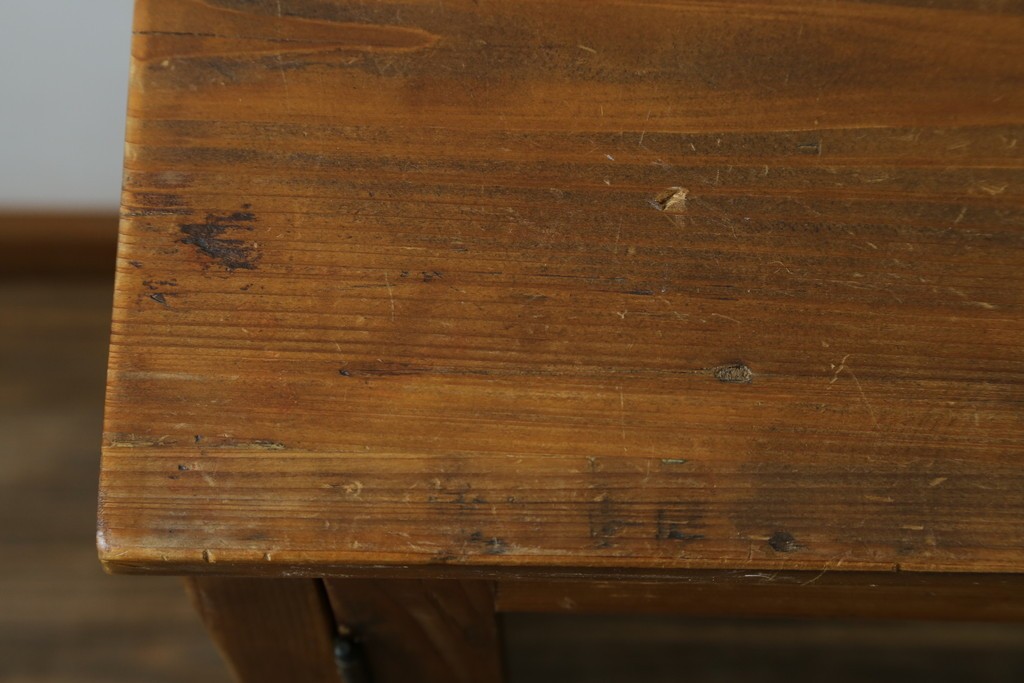 中古　美品　CRASH GATE(クラッシュゲート)取り扱い　Knot antiques(ノットアンティークス)　スギ材　古材の素材感がおしゃれなガラス扉のサイドボード　(R-085770)