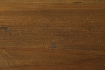 中古　美品　CRASH GATE(クラッシュゲート)取り扱い　Knot antiques(ノットアンティークス)　スギ材　古材の素材感がおしゃれなガラス扉のサイドボード　(R-085770)