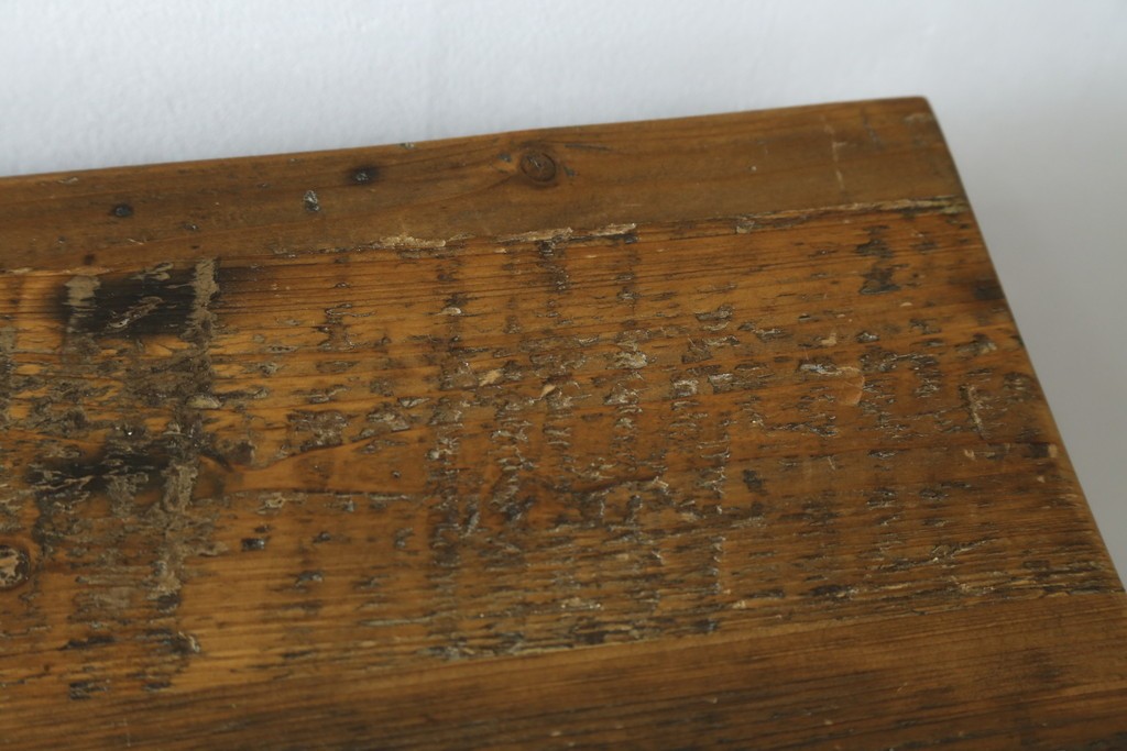 中古　美品　CRASH GATE(クラッシュゲート)取り扱い　Knot antiques(ノットアンティークス)　スギ材　古材の素材感がおしゃれなガラス扉のサイドボード　(R-085770)