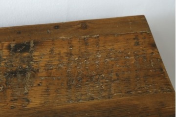 中古　美品　CRASH GATE(クラッシュゲート)取り扱い　Knot antiques(ノットアンティークス)　スギ材　古材の素材感がおしゃれなガラス扉のサイドボード　(R-085770)