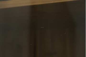 中古　美品　CRASH GATE(クラッシュゲート)取り扱い　Knot antiques(ノットアンティークス)　スギ材　古材の素材感がおしゃれなガラス扉のサイドボード　(R-085770)