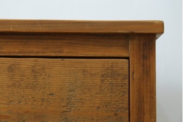 中古　美品　CRASH GATE(クラッシュゲート)取り扱い　Knot antiques(ノットアンティークス)　スギ材　古材の素材感がおしゃれなガラス扉のサイドボード　(R-085770)