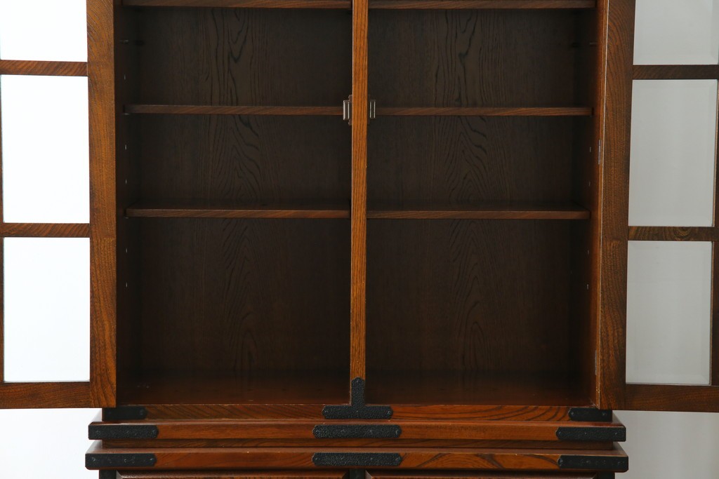 中古　美品　希少な廃番品!　駿河民芸　造りの良さが光る格子扉と重厚な金具の和風キャビネット　(R-085771)