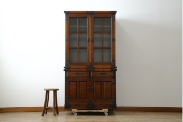 中古　美品　希少な廃番品!　駿河民芸　造りの良さが光る格子扉と重厚な金具の和風キャビネット　(R-085771)