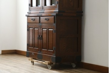 中古　美品　希少な廃番品!　駿河民芸　造りの良さが光る格子扉と重厚な金具の和風キャビネット　(R-085771)