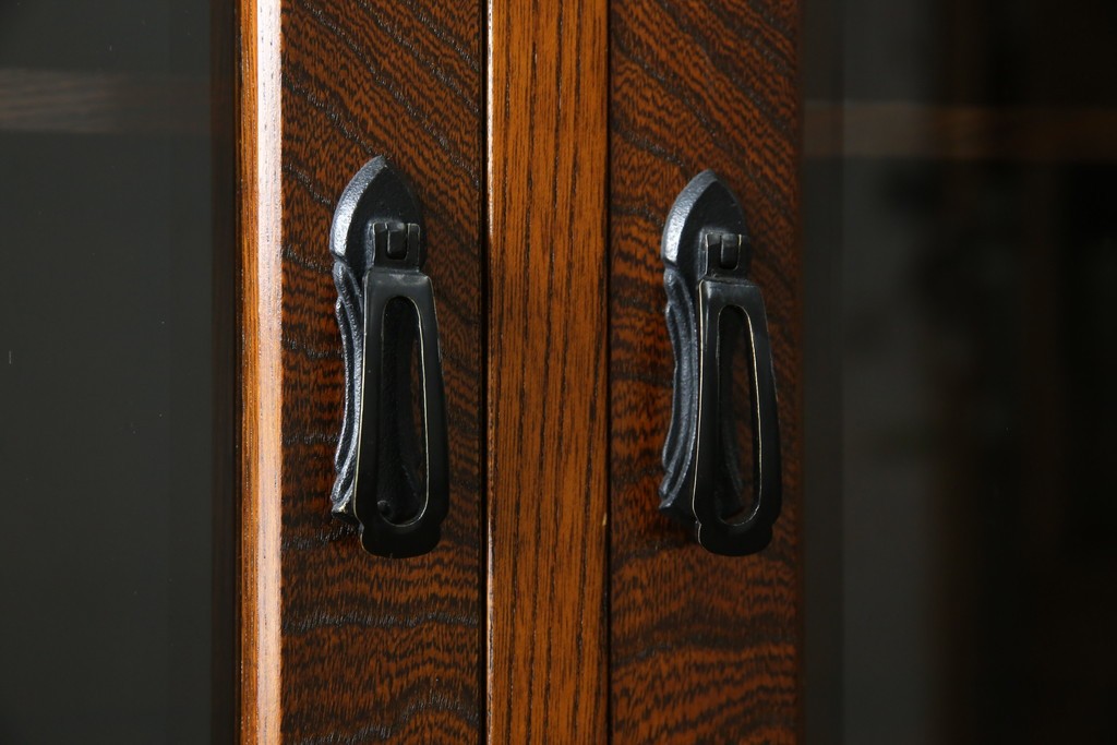 中古　美品　希少な廃番品!　駿河民芸　造りの良さが光る格子扉と重厚な金具の和風キャビネット　(R-085771)