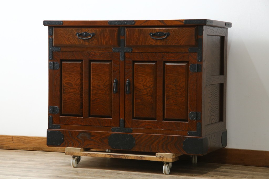 中古　美品　希少な廃番品!　駿河民芸　美しい木目と重厚な金具が際立つ上質な引き出し付き和風キャビネット　(R-085773)