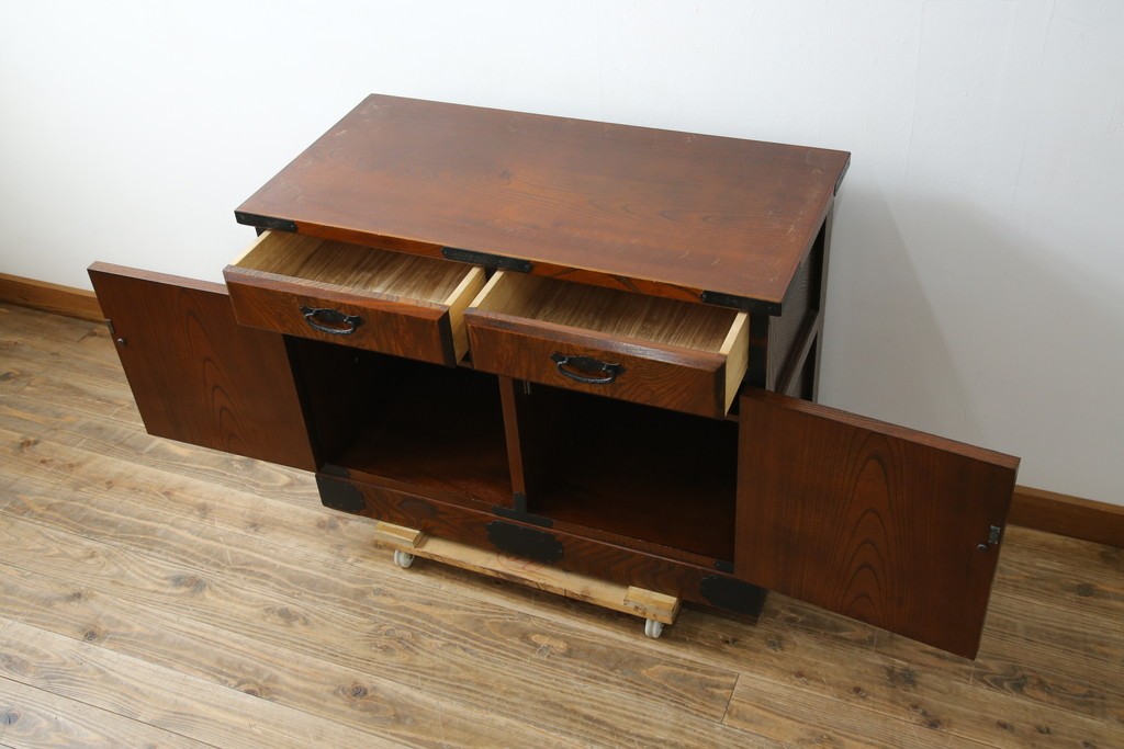 中古　美品　希少な廃番品!　駿河民芸　美しい木目と重厚な金具が際立つ上質な引き出し付き和風キャビネット　(R-085773)