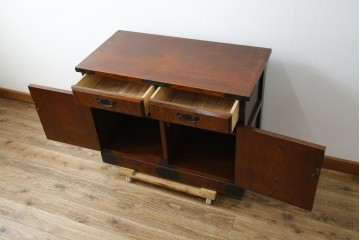 中古　美品　希少な廃番品!　駿河民芸　美しい木目と重厚な金具が際立つ上質な引き出し付き和風キャビネット　(R-085773)