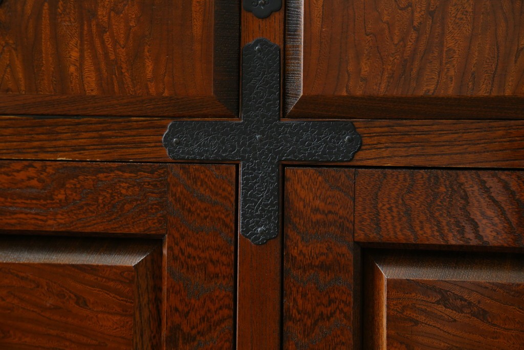中古　美品　希少な廃番品!　駿河民芸　美しい木目と重厚な金具が際立つ上質な引き出し付き和風キャビネット　(R-085773)