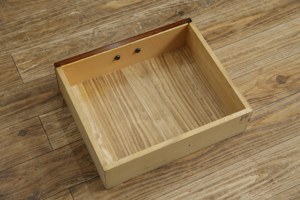 中古　美品　希少な廃番品!　駿河民芸　美しい木目と重厚な金具が際立つ上質な引き出し付き和風キャビネット　(R-085773)